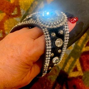 Lots of bling flip flops this Montana by 66